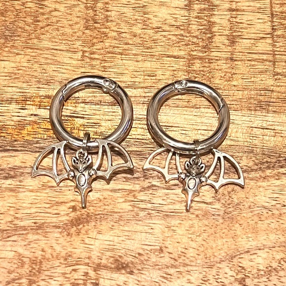 Bat Boot Doc Charms - Picture 4 of 4